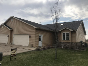 1270 E Jakes Way 4, Whitewater, WI 53190-3879