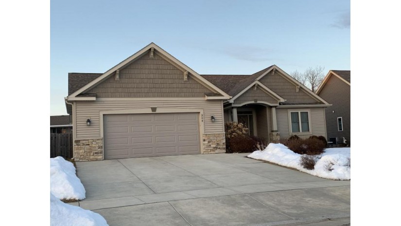 324 Manning Way Lake Geneva, WI 53147 by RE/MAX Plaza $354,900