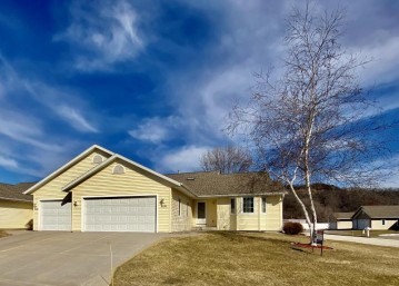 3038 Lakota Pl, La Crosse, WI 54601-7379