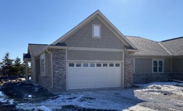 16791 W Wynfield Ct 13, New Berlin, WI 53151