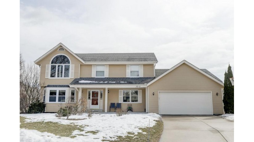 3912 S Woodhill Ct New Berlin, WI 53151 by First Weber Inc - Brookfield $394,900