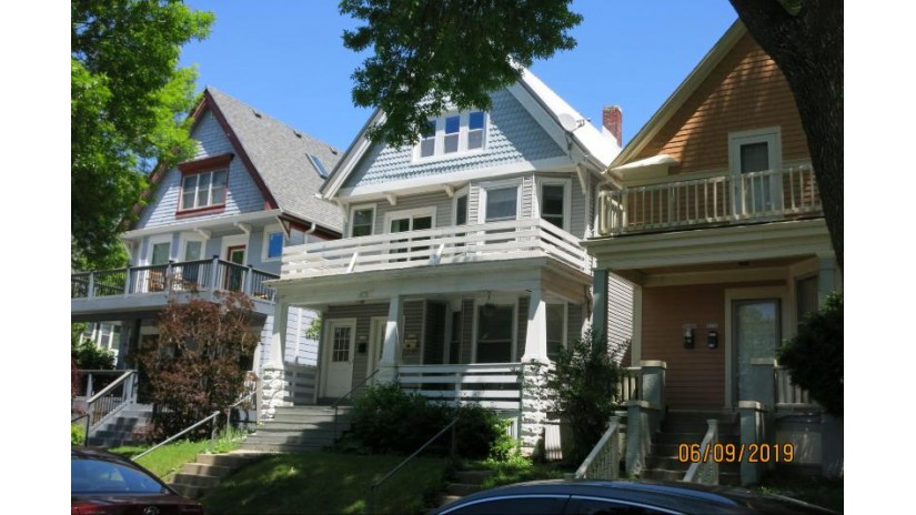 3132 N Bartlett Ave 3134 Milwaukee, WI 53211 by Milwaukee Executive Realty, LLC $389,000