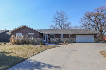 2132 Neptune Cir, Racine, WI 53404-1964