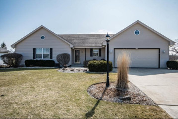 4089 W Whispering Ridge Pass, Franklin, WI 53132-8879