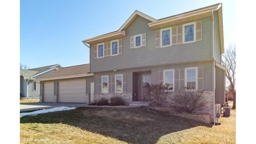 1255 Carolyn Blvd Mayville, WI 53050 by Coldwell Banker Realty $254,900