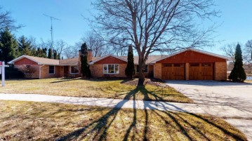 19 Park View Ln, Watertown, WI 53094-4112