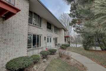 6871 N Green Bay Ave 1, Glendale, WI 53209-2844