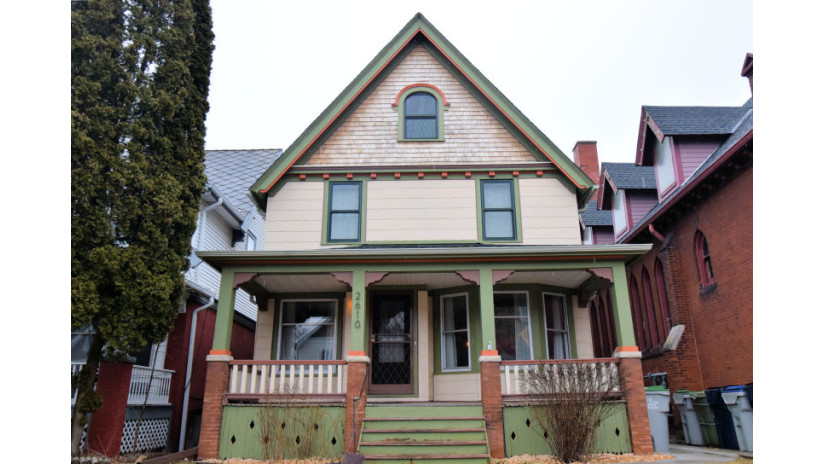 2610 N Farwell Ave Milwaukee, WI 53211 by Shorewest Realtors $264,900