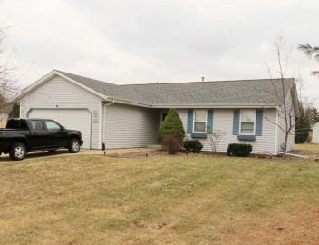 N165W20165 Hickory Ln, Jackson, WI 53037-9290