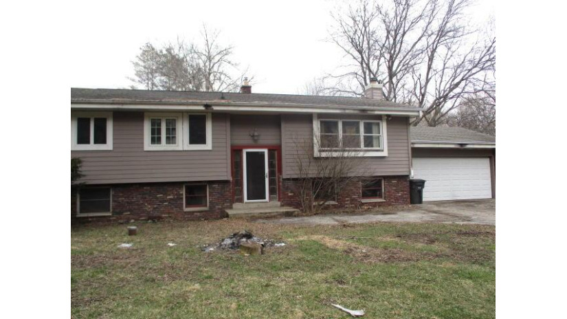 W301S3676 Snowdon Dr Genesee, WI 53189 by Coldwell Banker HomeSale Realty - New Berlin $210,000