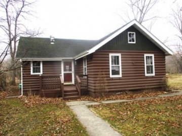 715 S 6th St, Salem Lakes, WI 53170