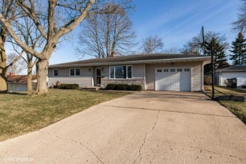 730 Meadow Ln, Mayville, WI 53050-1543