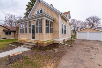 417 N Monroe St, Watertown, WI 53098