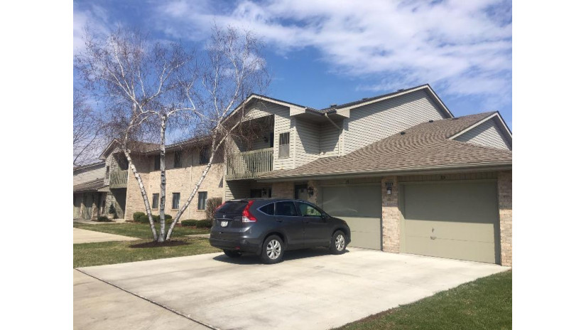 8121 40th Ave 2D Kenosha, WI 53142 by Bear Realty , Inc. Ken $139,900