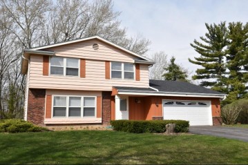 S77W17869 St Leonards Ct, Muskego, WI 53150-9310