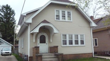 2515 Drexel Ave, Racine, WI 53403-2924