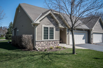 1506 Jane Ln, Waukesha, WI 53186-8326