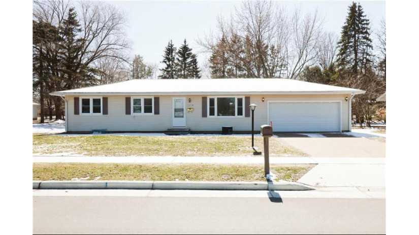 2319 Bartlett Avenue Altoona, WI 54720 by Edina Realty, Inc. - Chippewa Valley $190,000