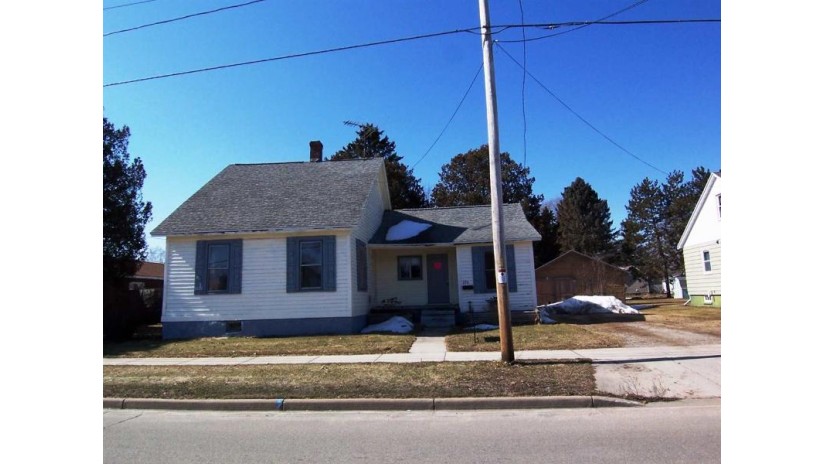 236 Smith Avenue Oconto, WI 54153 by Resource One Realty, Llc $29,900