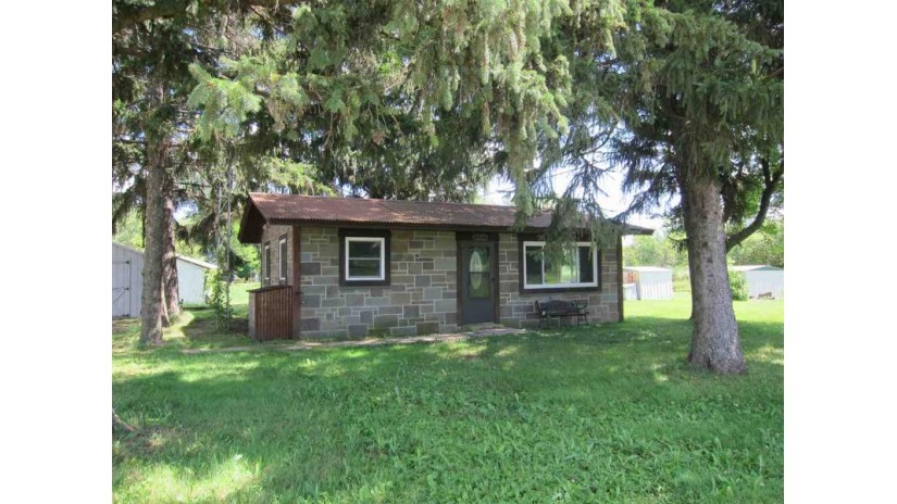 4414 Cleve Street Omro, WI 54963 by First Weber, Realtors, Oshkosh $75,000