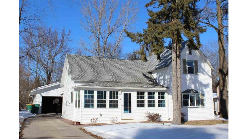 515 Demarest Avenue Waupaca, WI 54981 by Beiser Realty, LLC $127,000