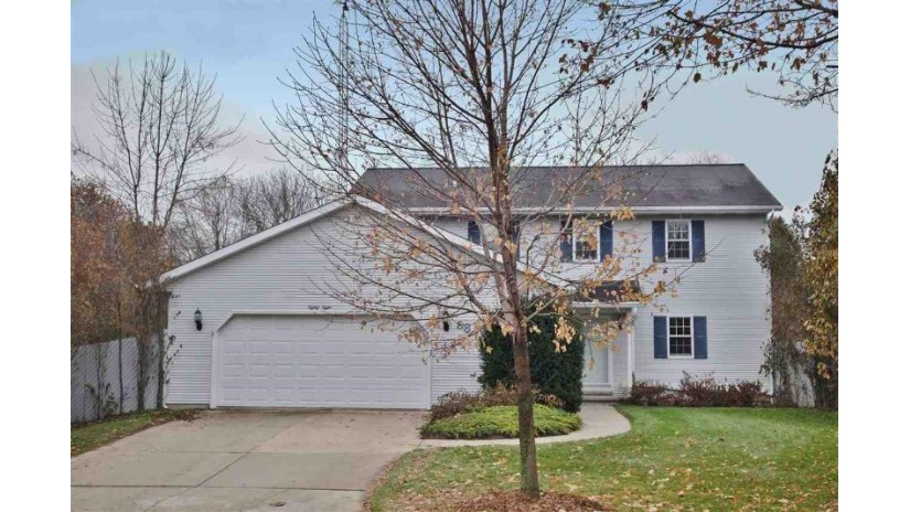 88 Bryn Mawr Circle Fond Du Lac, WI 54935 by Klapperich Real Estate, Inc. $249,500