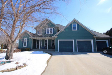 220 Donovan Circle, Rosendale, WI 54974