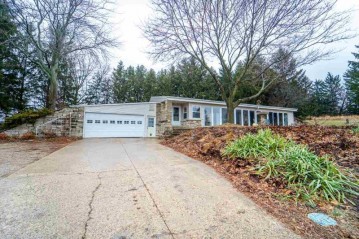 W10168 Ridge Road, Dale, WI 54944