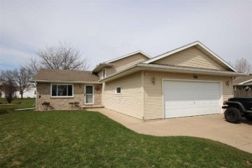 20 Chateau Terrace, Oshkosh, WI 54901