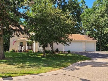 798 Hillock Court, Waupaca, WI 54981