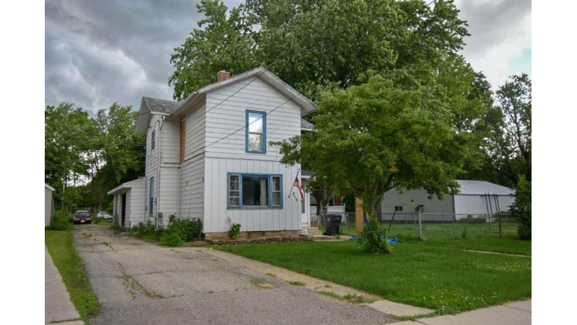 216 Garfield Ave Evansville, WI 53536 by Century 21 Affiliated $99,900