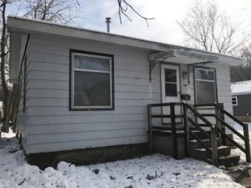 557 S Sheldon St, Richland Center, WI 53581