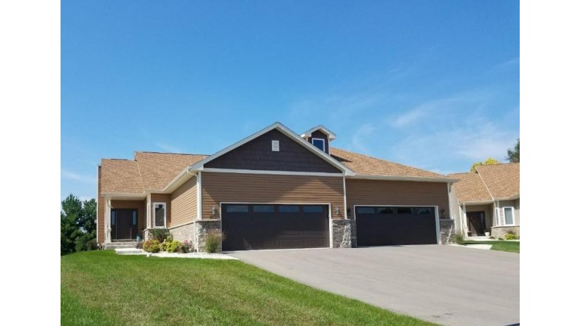 3108 S Cora Ct Beloit, WI 53511 by Gateway, Realtors $290,018