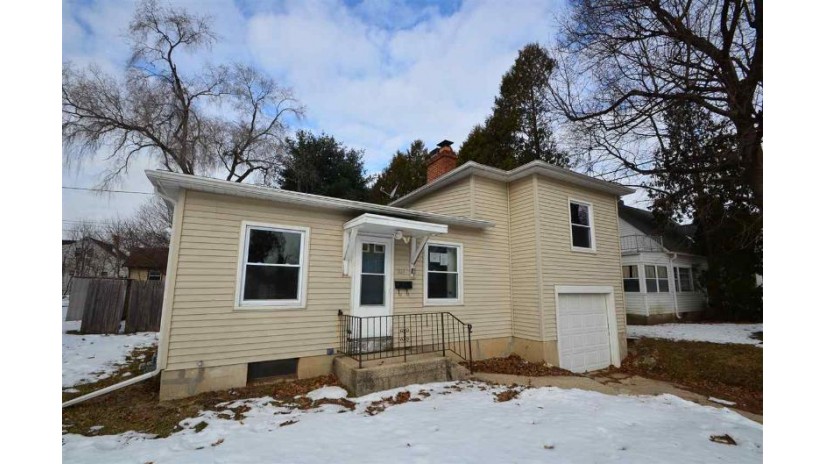 909 N Fremont St Janesville, WI 53545 by Re/Max Preferred $92,000