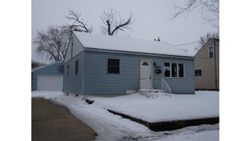 822 Johnson St Beloit, WI 53511 by Re/Max Preferred $49,600