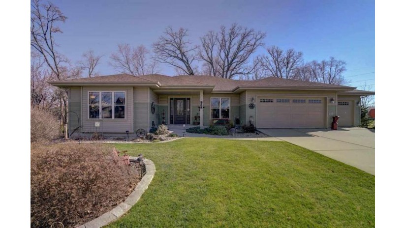 868 Willow Brook Tr Sun Prairie, WI 53590 by First Weber Inc $449,900