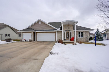 520 21st St, Prairie Du Sac, WI 53578