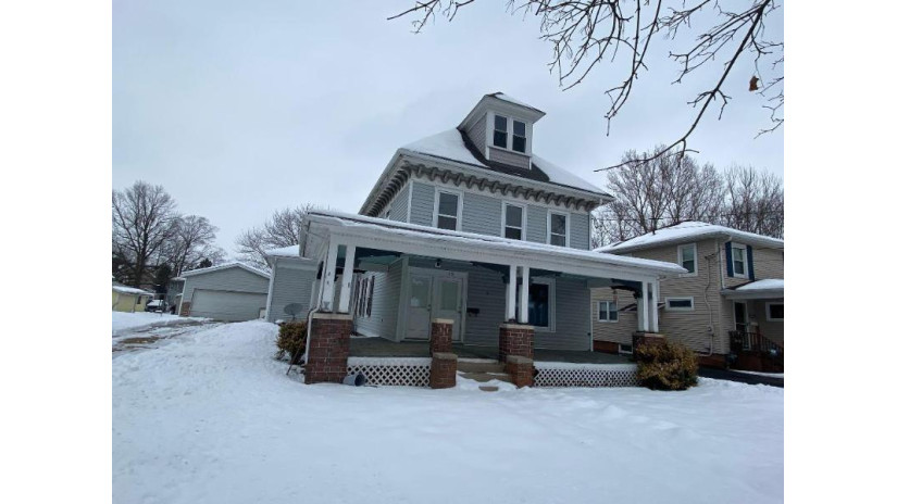 216 E 3rd St Beaver Dam, WI 53916 by Realhome Services And Solutions, Inc. $121,300