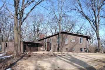 4254 Sprecher Rd, Blooming Grove, WI 53718