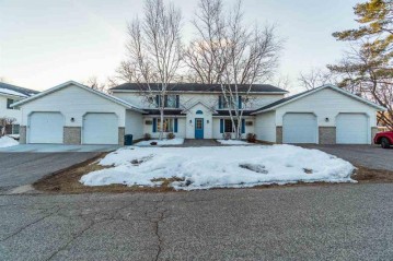 105 Berkley Blvd, West Baraboo, WI 53913