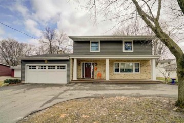 4920 Winnequah Rd, Monona, WI 53716