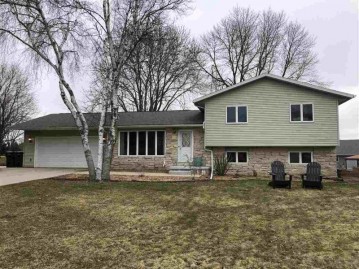 134 Hilltop Dr, Fall River, WI 53932