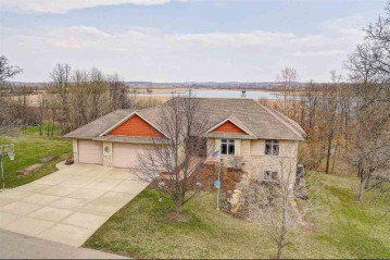 1836 Oakview Dr, Pleasant Springs, WI 53589