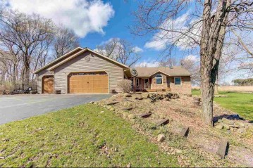 W4612 Fremont Rd, Cold Spring, WI 53190