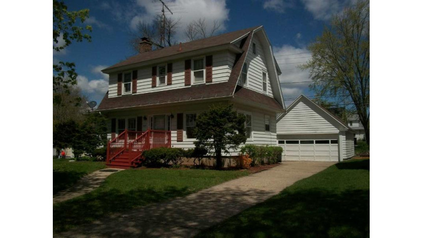 609 W Edgewater St Portage, WI 53901 by First Weber Inc $149,900