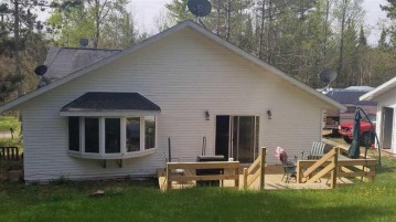 E1072 N River Road, Iola, WI 54945