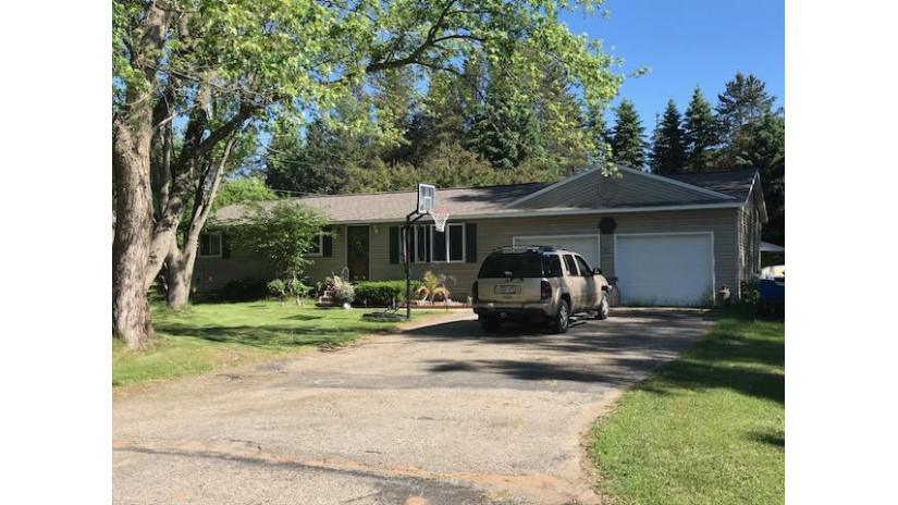 1206 2nd Ave Crivitz, WI 54114 by Boss Realty, LLC $149,900