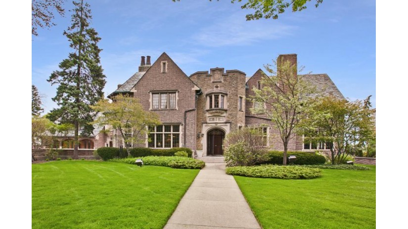 6315 3rd Ave Kenosha, WI 53143 by Berkshire Hathaway HomeServices Chicago $2,195,000