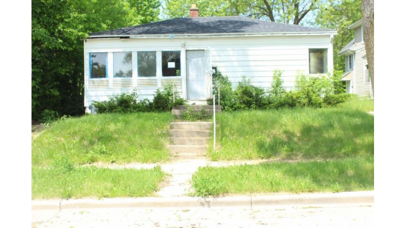 4455 N 37th St Milwaukee, WI 53209 by ACTS CDC $3,625