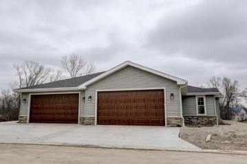 W7986 County Road B 8, Lake Mills, WI 53551